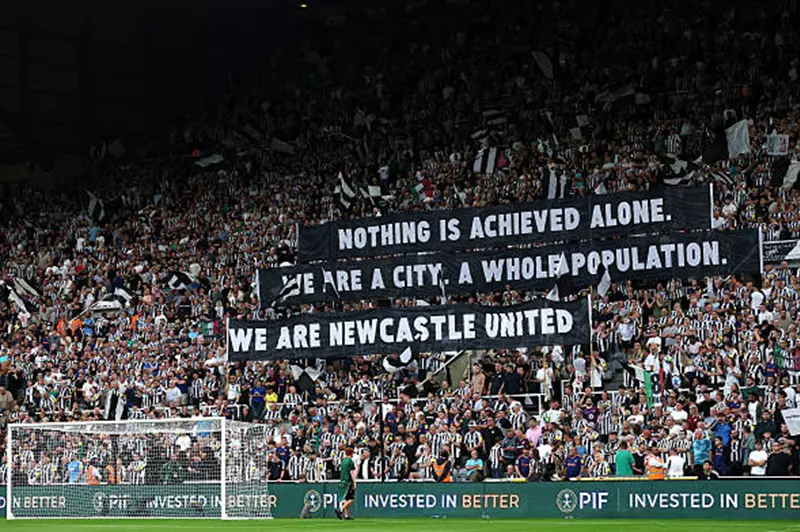 سندعو لفتح تحقيق رسمي.. بيان من نيوكاسل ضد اعتداءات الشرطة عقب مباراة مارسيليا